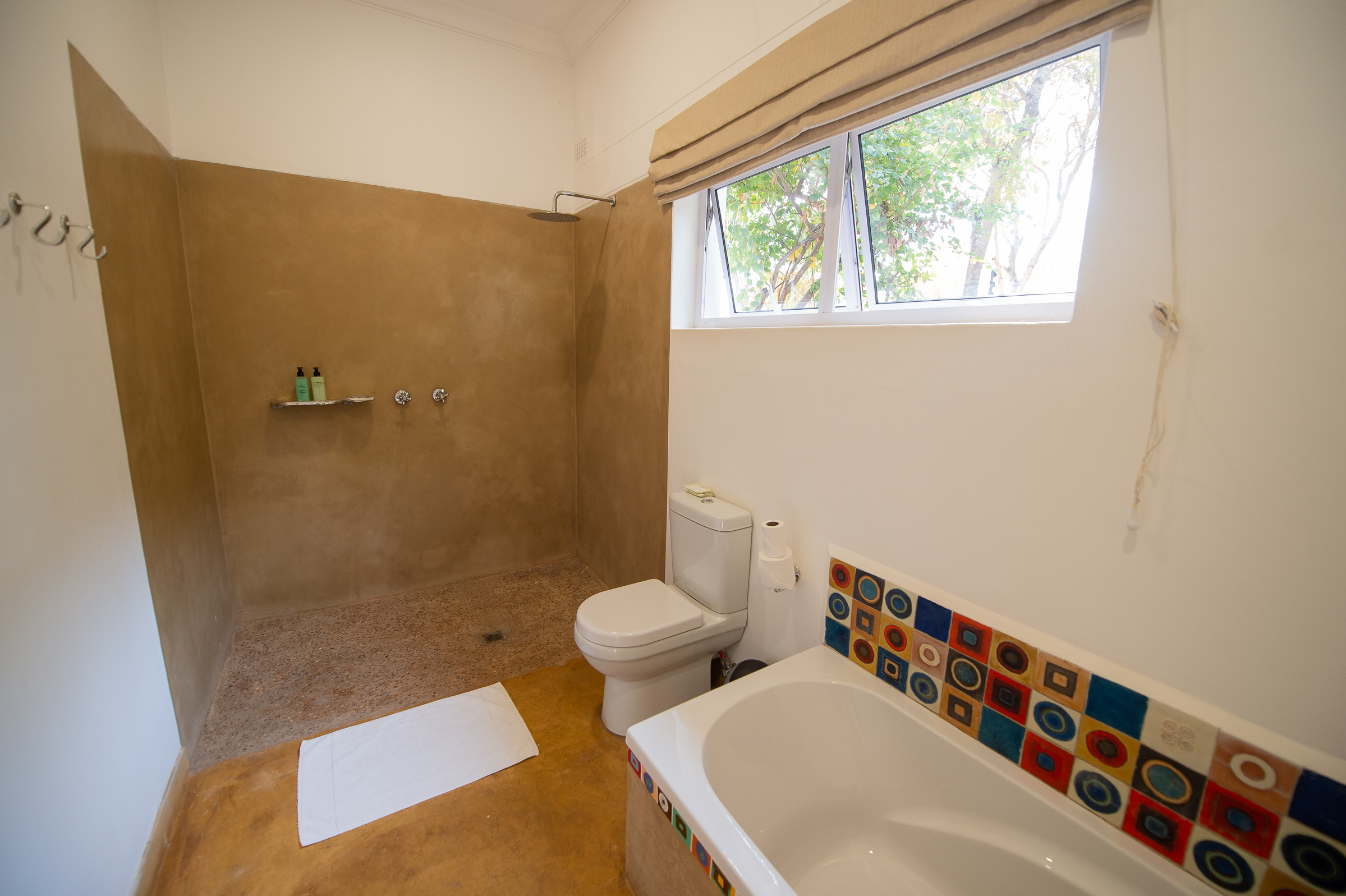 Phezulu Guest Lodge thumbnail 4